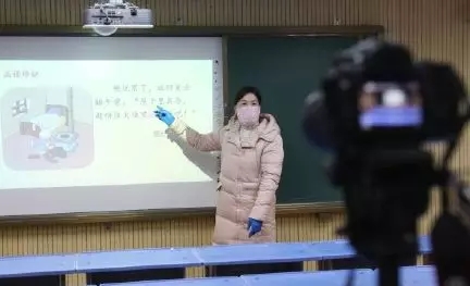 線上長時(shí)間學(xué)習(xí)，怎樣才能不近視？